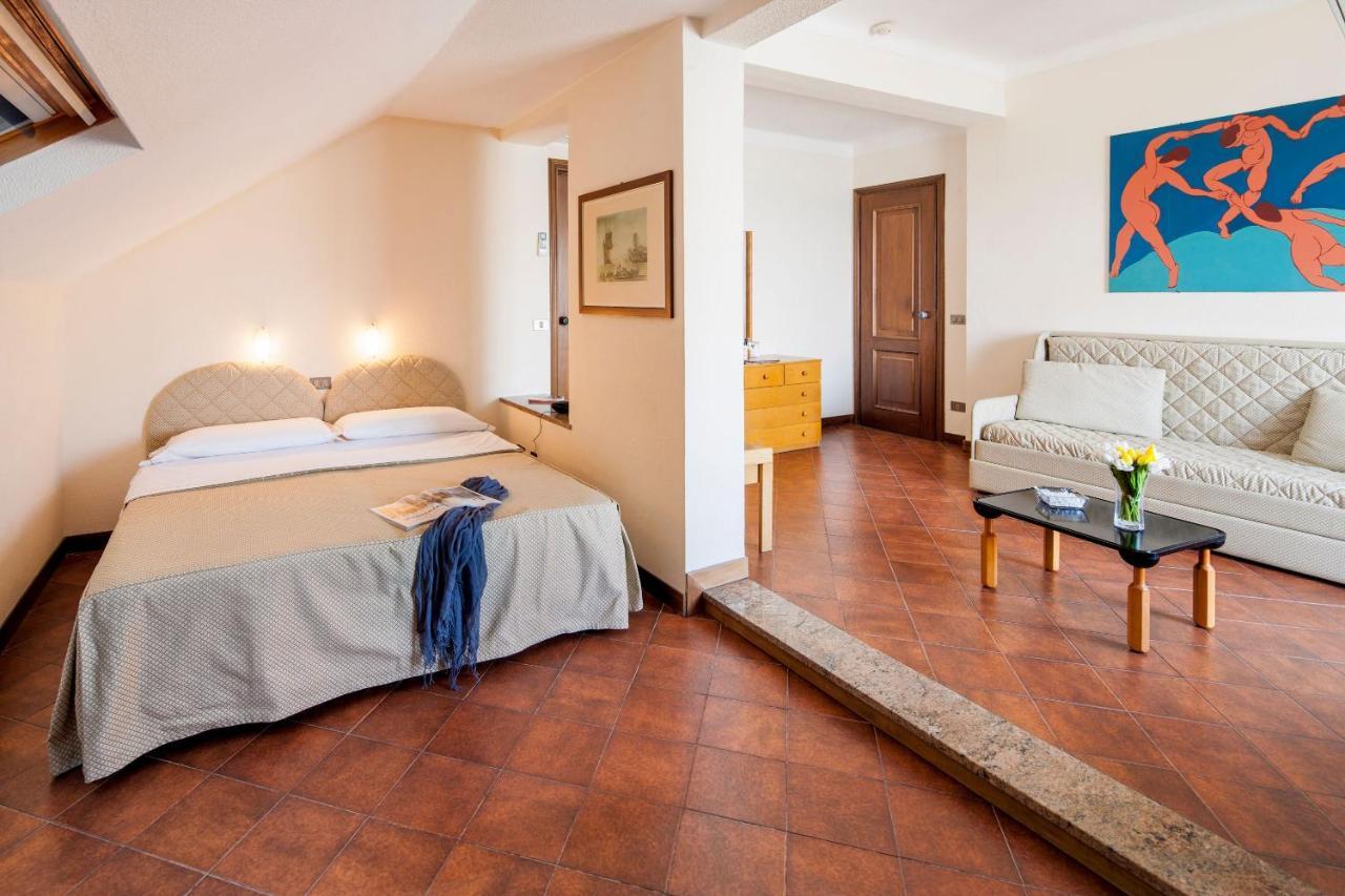 Hotel Golfo E Palme Diano Marina Exterior photo