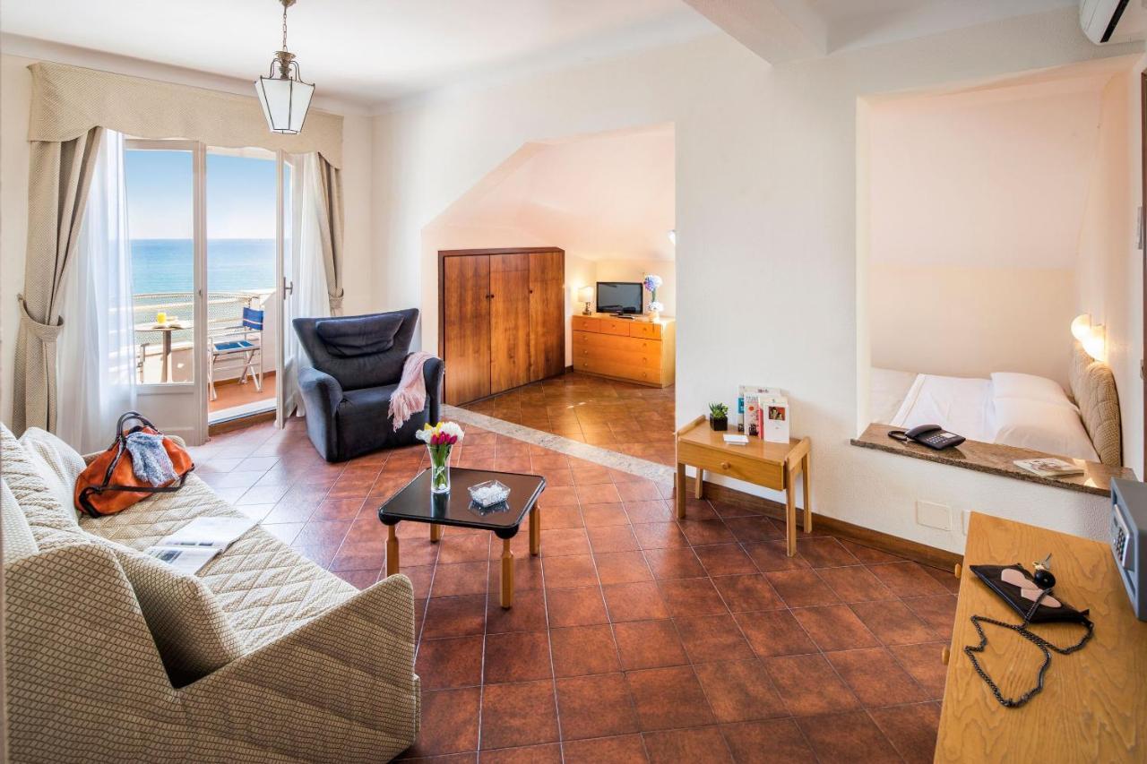 Hotel Golfo E Palme Diano Marina Exterior photo