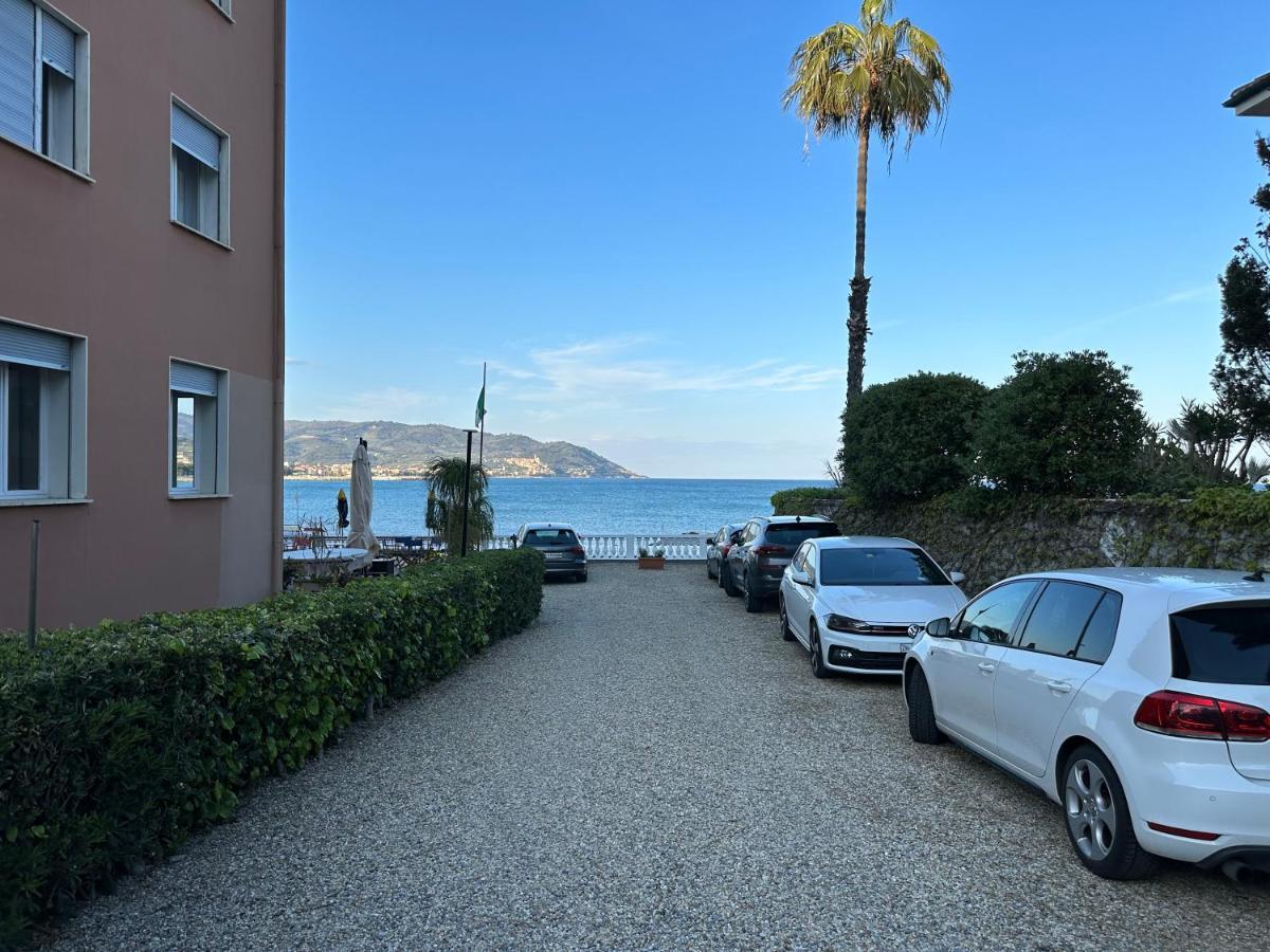 Hotel Golfo E Palme Diano Marina Exterior photo