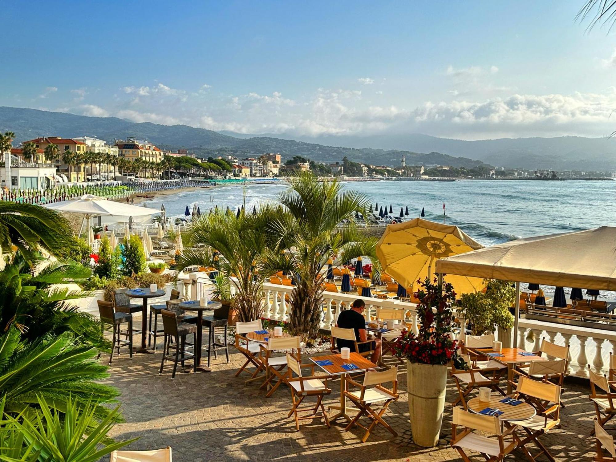 Hotel Golfo E Palme Diano Marina Exterior photo