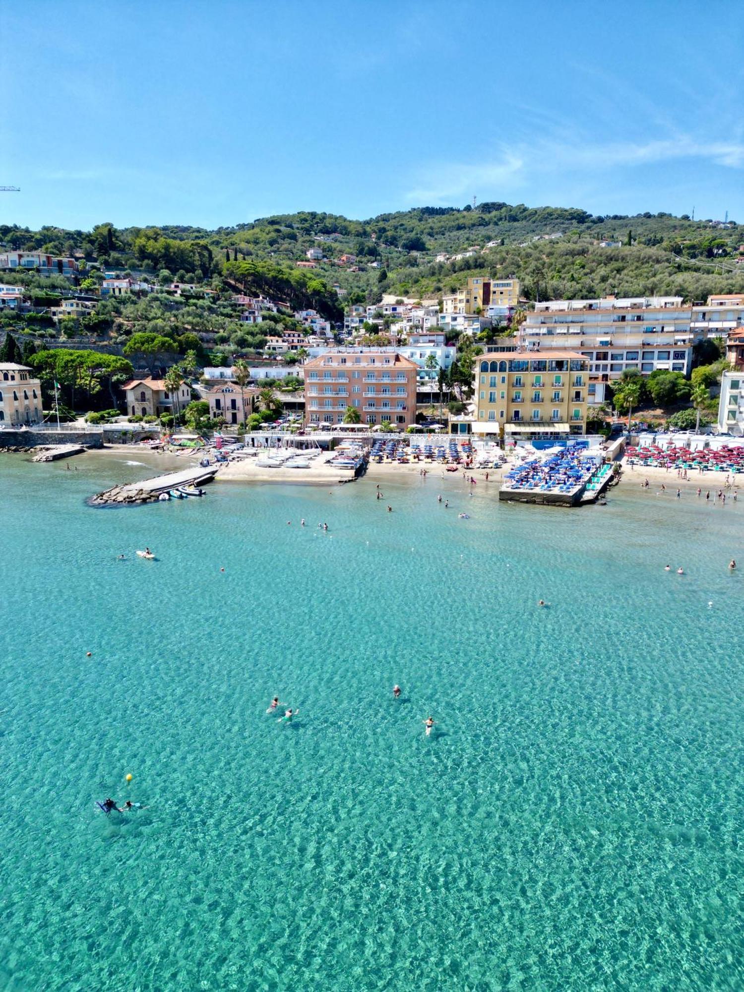 Hotel Golfo E Palme Diano Marina Exterior photo