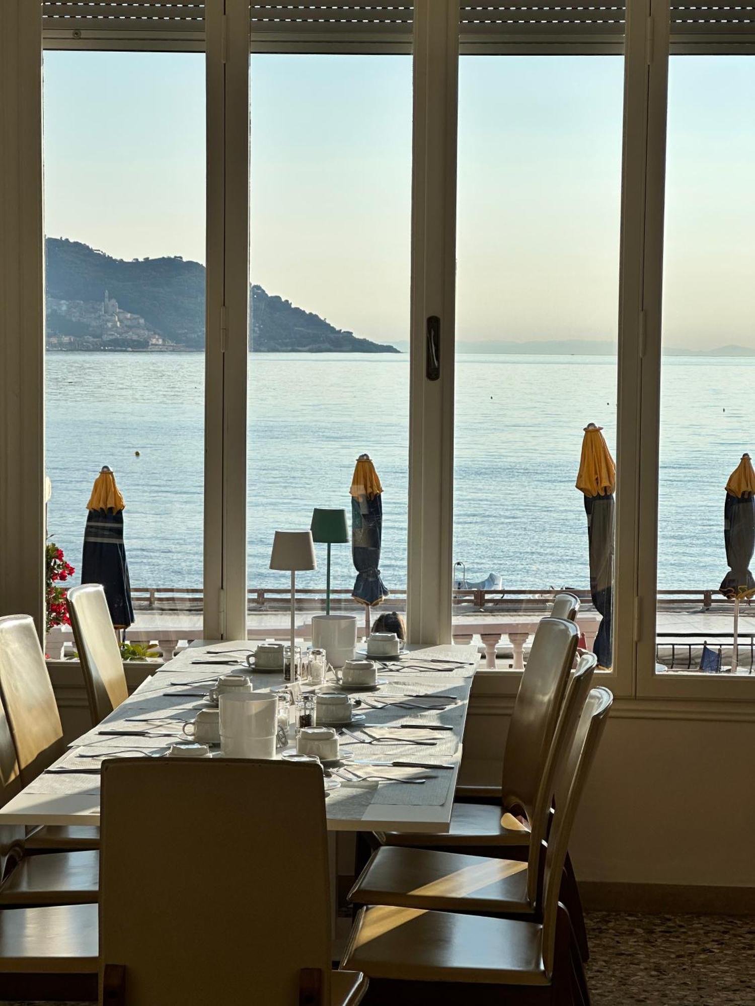 Hotel Golfo E Palme Diano Marina Exterior photo