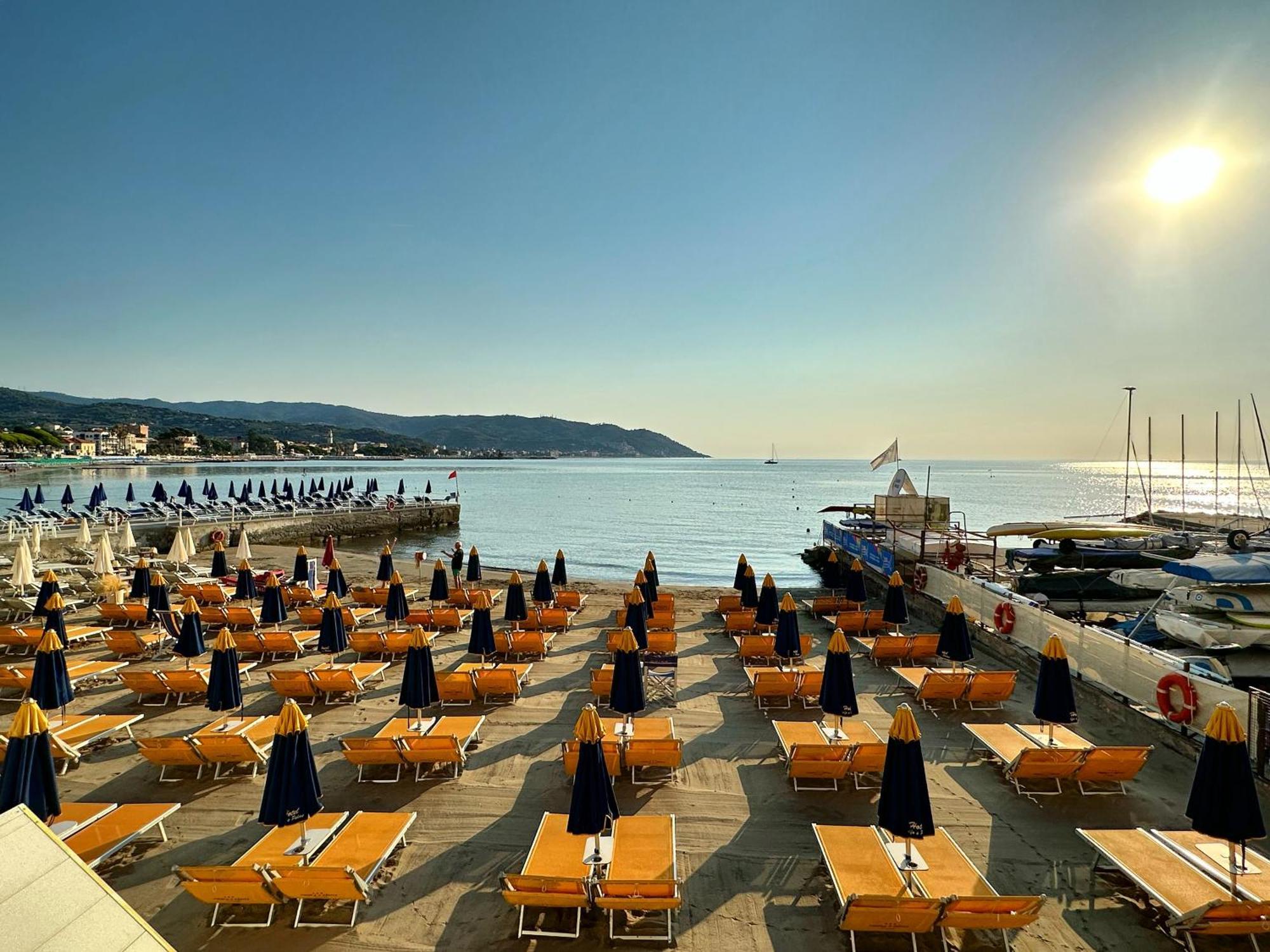 Hotel Golfo E Palme Diano Marina Exterior photo