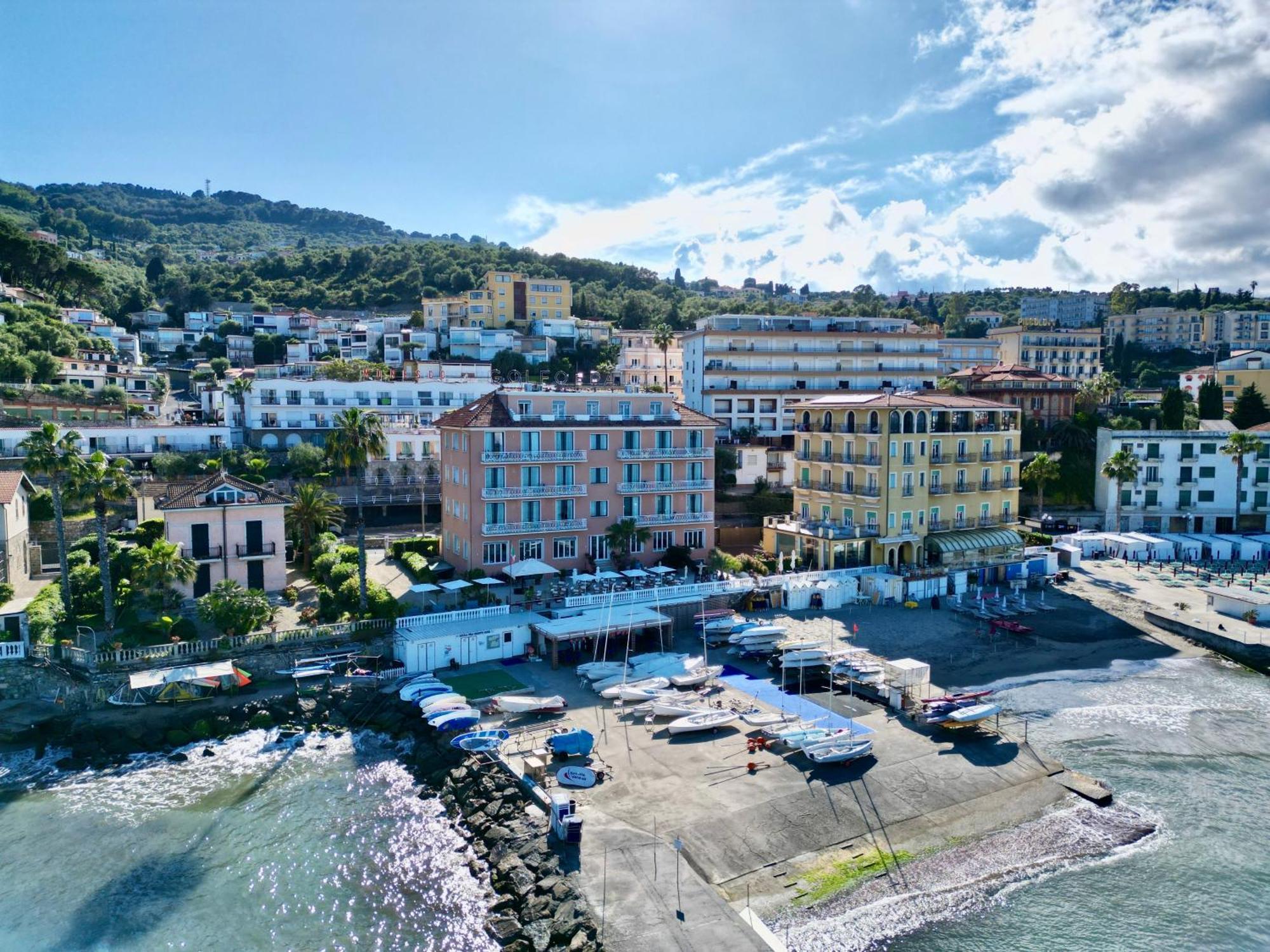 Hotel Golfo E Palme Diano Marina Exterior photo